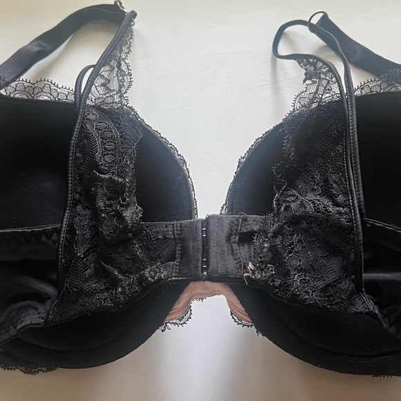 Victorias Secret Bra 34D - Picture 2 of 3
